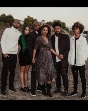 Holly Robinson Peete Instagram - My Four Heartbeats!!! 👦🏽👧🏽👦🏽👶🏽I am forever grateful for the gift of being yalls mommy!!! 🌹😭💐😘 I will always always be here for you. UNCONDITIONALLY. I am just here to love you and support you no matter what!!! FOREVER! There are not enough words to describe my pride for each one of you. And the fact that y’all adults still like to hang out with and snuggle with your mom??? That’s a win-win win-win! #DeepLove #FourPeete 💓💓💓💓 #meetthepeetes #mothersday