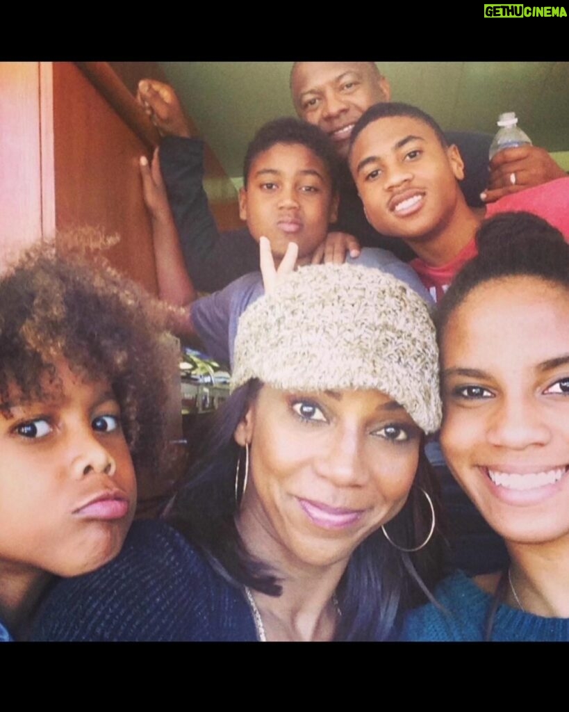Holly Robinson Peete Instagram - My Four Heartbeats!!! 👦🏽👧🏽👦🏽👶🏽I am forever grateful for the gift of being yalls mommy!!! 🌹😭💐😘 I will always always be here for you. UNCONDITIONALLY. I am just here to love you and support you no matter what!!! FOREVER! There are not enough words to describe my pride for each one of you. And the fact that y’all adults still like to hang out with and snuggle with your mom??? That’s a win-win win-win! #DeepLove #FourPeete 💓💓💓💓 #meetthepeetes #mothersday