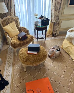 Holly Scarfone Instagram - life is suite
