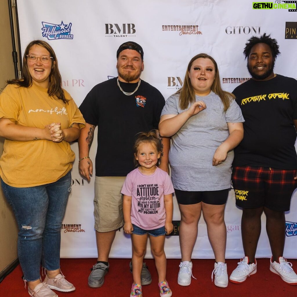 Honey Boo Boo Instagram - OK Everyone....We have officially kicked off our Summer Tour to meet our fans in a city near you!! We had a great turn out in Hollywood, California and our NEXT STOP is ATLANTA, GEORGIA!!!!!! Date: 8/14/2022 Time: 1:00pm - 3:00pm Location: Atlanta, GA (venue announced shortly). Live Music, Come hang out with us and take photos & get autographs!! We can’t wait to meet you all! 💖 Tickets Available: Link in BIO @pumpkin @ellagraceefird @official_josh_efird @dralincarswell @doedoeshannon @jessicaaa.shannon #HoneyBooBooSummerTour #summertour #honeybooboo