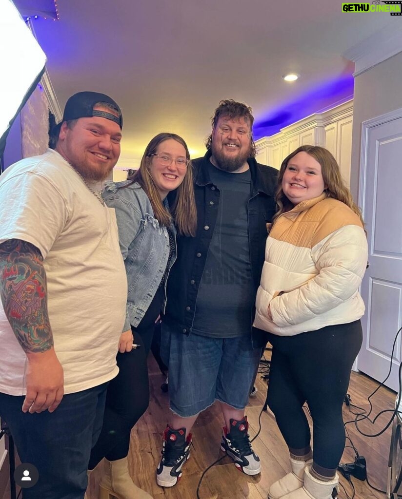 Honey Boo Boo Instagram - so yesterday i had the opportunity to meet some really amazing people! @jellyroll615 & @xomgitsbunnie they were absolutely the sweetest people i’ve met💗! thank you so much bunnie for having us we had a great time 🥰!