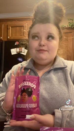 Honey Boo Boo Instagram - yalllllll BETTER RUNN AND GET YOUR PUURCKLES @doreeshaflavadpuurckles but on a real note y’all i got these puurckles for Doreesha! & they bussing if you you want some good ass flavored pickles please hit my girl up! everything about them is so good like the juice the pickle EVERYTHING TRUST ME 😍! if you ain’t getting you puurckles what are you really doing! 💕