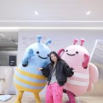 Honey J Instagram - 4/17(수) 부터 5/17(금)까지 우리은행X홀리뱅 댄스챌린지 이벤트 진행중이니 많은 참여 부탁해요>_< 자세한 내용은 우리은행 인스타그램 확인❤️‍🔥 #꿀따러가자챌린지 #위비프렌즈 #우리은행