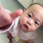 Honey J Instagram - 요즘 러브 모음집 1. 아빠보고 엄마 2. 치명적인 강냉이( 아빠) 3. 성수 데이트룩 4. 빨리먹고 이모들이랑 놀아야함 5. 세상 편한 밀로티 6. 엄마 나 끙아 다해떠염 7. K-욕조의 맛 8. 베이직 리듬 1단계 9. 자 이제 틀어봐 10. 이건 입술이야 부리야?