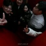 Hong Hyun-hee Instagram - 산소많이부족했던날 세상 제일 아담한 포켓걸이 되었던날 #한살이라도젊을때많이드세요 #업타운
