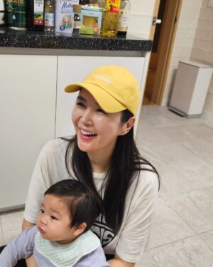 Hong Hyun-hee Instagram - 금쪽같은 내사랑 언니들♡  힐링타임 
준범이 사랑듬뿍받은날 😍