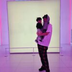Hong Hyun-hee Instagram - 반신욕 하면서 책보는 듄바미 폼어떤대 ㅋㅋㅋㅋㅋㅋ 듄바미 많이 걷고 뛰고 증말 많이컸다 😍 그래도 아빠만 보믄 안~~~~~아~~~~~