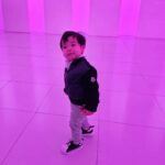 Hong Hyun-hee Instagram - 반신욕 하면서 책보는 듄바미 폼어떤대 ㅋㅋㅋㅋㅋㅋ 듄바미 많이 걷고 뛰고 증말 많이컸다 😍 그래도 아빠만 보믄 안~~~~~아~~~~~