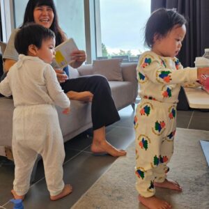 Hong Hyun-hee Instagram - 이쓴씨랑 함께한거같기도 하고 , 아닌거같기도한 #가족여행
역시 이쓴씨는 썬글이 참 잘어울...앗 ㅋㅋㅋㅋㅋㅋㅋㅋㅋ
