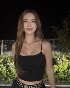 Hong Jin-young Instagram - 이제 진짜 여름이 실감나기 시작~~🌞