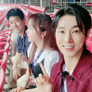 Hong Jin-young Instagram - 여러분~~♡오늘은 9시5분 sbs #미우새 보고오 10시50분엔 tvn #서울촌놈 같이봐요오오 함께즐겨요 #텔레비전 ㅋㅋㅋ