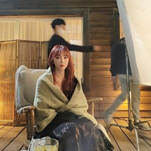 Hong Jin-young Instagram - 드디어!!!!!!!! D-1 
내일 11.2 6pm 신곡 #안돼요 음원이나옵니다아앙~~^^♡ #트발 #둑흔둑흔 #요즘같은날씨에 딱좋은곡인거같아요~~기대해주세용 여러분~~^^ 안들으면 #안돼요 #neverever #commingsoon