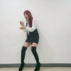 Hong Jin-young Instagram - 웃으면 복이온다구 누가말했나 모두다말했지 웃는얼굴어디있나 #요이찌🙈 모두들 행복한주말 보내세요오~~♡ 안웃으면 #안돼요 🙅