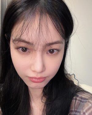 Hong Su-zu Instagram - 👧🏻