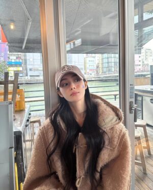Hong Su-zu Instagram - ☁️
