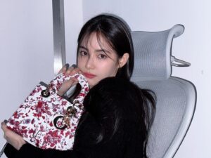 Hong Su-zu Instagram - @Dior #Dior #광고