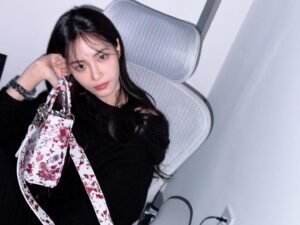 Hong Su-zu Instagram - @Dior #Dior #광고