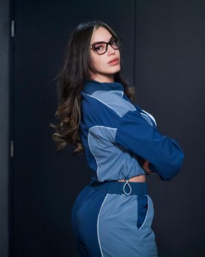 Hony Estrella Instagram - Me sentía mucho más bonita hoy 🤓 @modaholicthestore