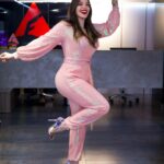 Hony Estrella Instagram - Un poco de luz y brillo nunca están demás 🥰🫶🏻 gracias @sandy.fashion.usa 🤓 #portandomemal