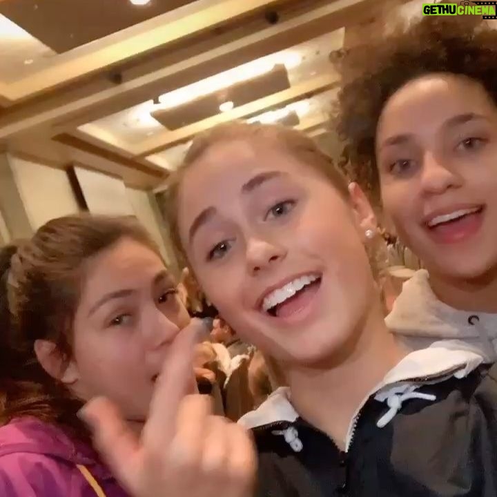 Hope Solo Instagram - Large and in charge with the @unmlobowsoccer gals in my first ever Tik Tok! Sometimes, you just gotta own it 💃🏻🤰🏻🐺 @Alesia_13 @jaelyn_hendren5 @Jadyn.edwards