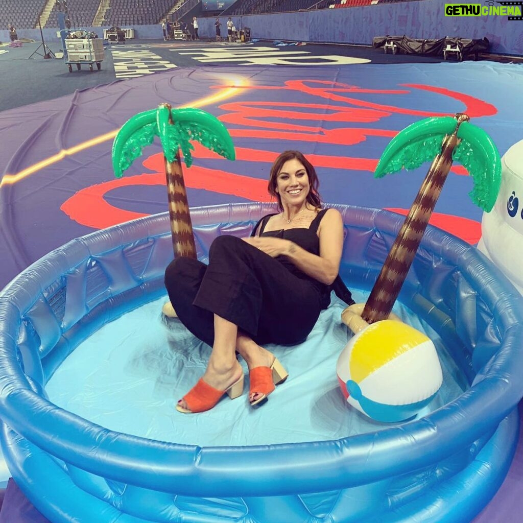 Hope Solo Instagram - Ahh the #WWC19 lounge life... 🌴 🌊