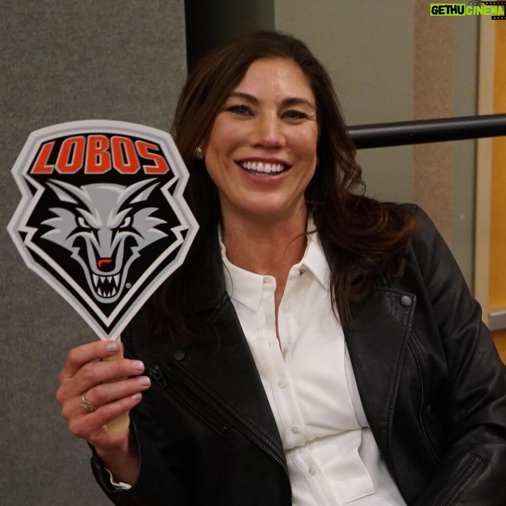 Hope Solo Instagram - Had a great time in New Mexico with the @unmlobowsoccer the other week! #Lobos 🐺