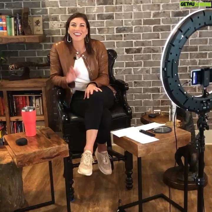 Hope Solo Instagram - Anyone interested in a little look behind the scenes before we record #WeekendWinners? 💡 🎥 🎬 @ 🏡 Catch the show tonight at 7PM EST only on @beinsportsusa