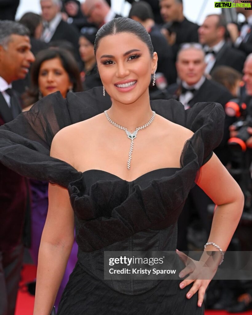 Huda ElEtrreby Instagram - #cannesfilmfestival ,i feel the love tonight 🥰 What an incredible experience !I’ve long dreamed of having a movie there in competition and one day I will make it happen i promise 🤞. I am honored to share that with @abdullahsakkijhajewelry Who designed this incredible piece specially for me 🤍
