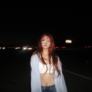 Huh Yun-jin Instagram - d-1