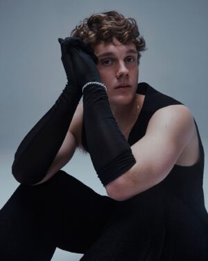 Hunter Doohan Instagram - @mood__magazine 

Photography  @anthony__giovanni 
Fashion @edwin.j.ortega 
Grooming @heyannabee
Words @iamfabio_
Video @aramisduran_