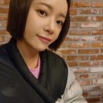 Hwang Jung-eum Instagram - 요즘감기걸린라희...너므아파서골골 하나도안아파보이는게신기한내얼굴👩 신기해서올려봄🤣🤣🤣 이번감기너므쎄여. 다들따뜻하게입구댕기세유💕 #변장술#기술덕분인가#나래의기술