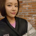 Hwang Jung-eum Instagram - 요즘감기걸린라희...너므아파서골골 하나도안아파보이는게신기한내얼굴👩 신기해서올려봄🤣🤣🤣 이번감기너므쎄여. 다들따뜻하게입구댕기세유💕 #변장술#기술덕분인가#나래의기술
