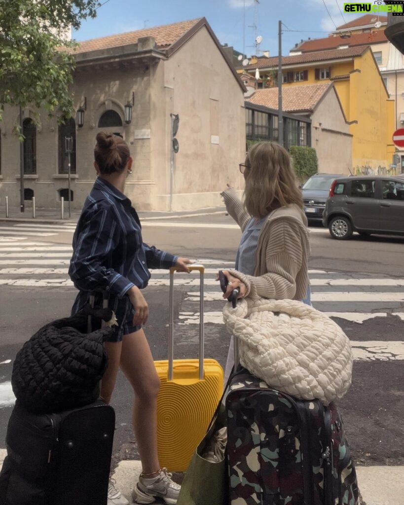 Ilayda Akdoğan Instagram - 24 hrs in Milan