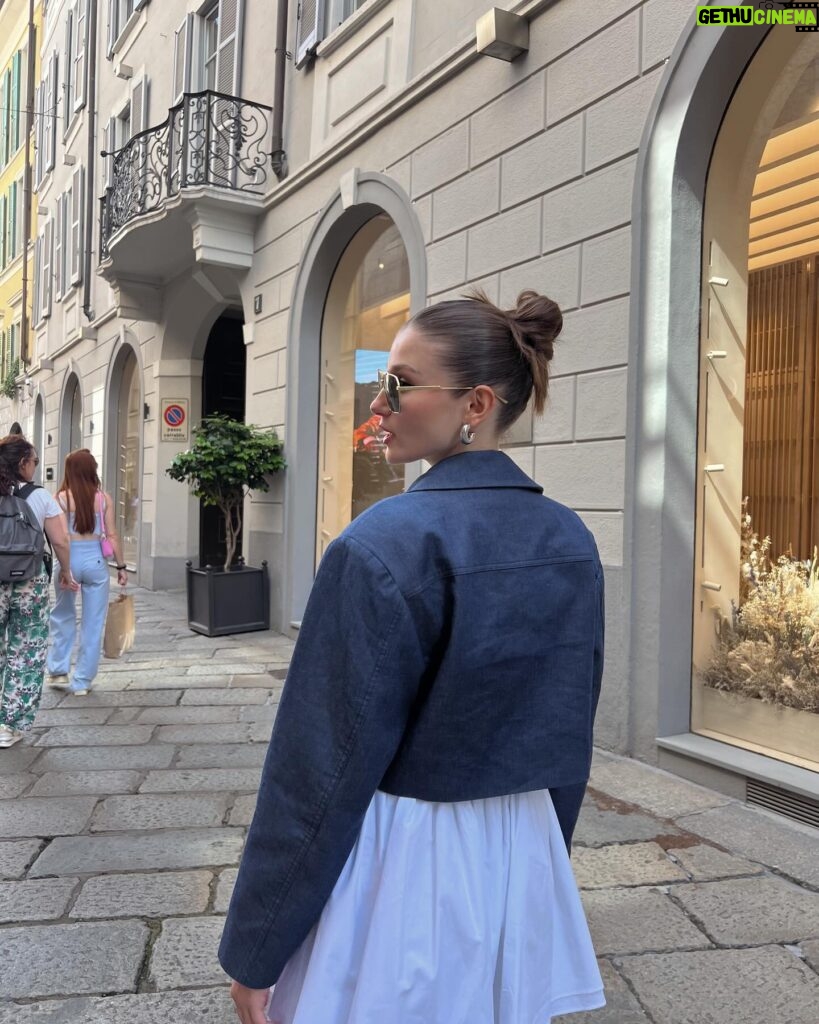 Ilayda Akdoğan Instagram - 24 hrs in Milan