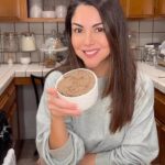 Ilean Almaguer Instagram - Plant-based Pâté by @ileanao 🌱 Not only is this Pâté super easy to make, but it is the perfect plant-based dish to snack on on New Years Eve! 🎉 Ingredients: - 250g mushrooms of choice - 1 eggplant - 1 small garlic - 1/4 cup walnuts - 1 tbsp olive oil - 1 can (250g) white beans - 5-6 sun-dried tomatoes - Parsley - 1-2 tbsp olive oil - Salt and pepper Instructions: 1. Chop mushrooms and the eggplant and place them on a baking tray 2. Add salt, drizzle with olive oil and roast for 35 minutes at 350 degrees Fahrenheit until browned. 3. Blend all ingredients in a blender or food processor until smooth, transfer the mix to a nice container and enjoy! **you can spread your paté on to bread or crackers. ~ Paté vegano Ingredientes: - 250 g de champiñones a elección - 1 berenjena - 1 ajo pequeño - 1/4 taza de nueces - 1 cucharada de aceite de oliva - 1 lata (250g) de alubias blancas - 5-6 tomates secos - Perejil - 1-2 cucharadas de aceite de oliva - Sal y pimienta Instrucciones: 1. Pica los champiñones y la berenjena y colócalos en una bandeja para horno 2. Agrega sal, rocía con aceite de oliva y hornea durante 35 minutos a 350 grados farenheit hasta que se dore. 3. Mezcla todos los ingredientes en una licuadora o procesadora de alimentos hasta que quede suave, transfiere la mezcla a un recipiente bonito y disfruta! *puedes untar tu paté sobre pan o galletas saladas.