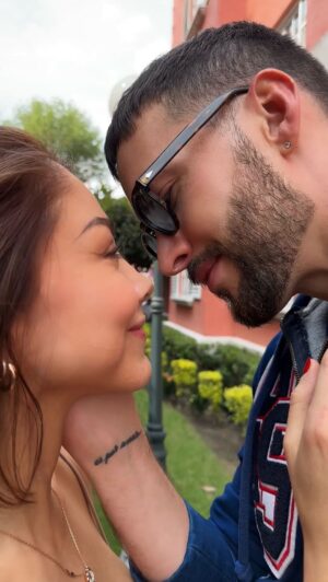 Ilean Almaguer Instagram - 15 años después… “Cata y Renzo” siguen discutiendo por su loco amor… al final no a cualquier persona se le dedica una primer canción ❤️‍🔥🎶

¿Cuántas ardillas furibundas por aquí? 👀