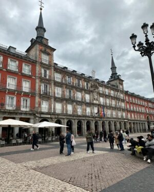Ilean Almaguer Instagram - #madrid 🇪🇸 

Un poco de este maravilloso lugar . ✨