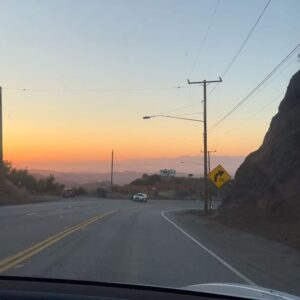 Ilean Almaguer Instagram - Amigos, matcha y atardeceres…
Que delicia de Domingo 
#malibu #friends