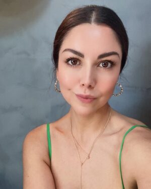 Ilean Almaguer Instagram - Las mil cosas qué pasan por nuestra mente en un día… esta foto lo refleja un poco. 💕
#thoughts #people #love