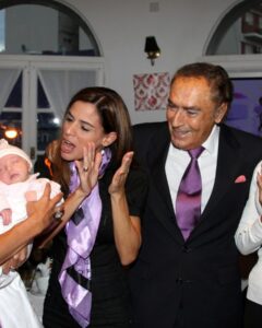 Iliana Calabró Instagram - Gracias Mia por llegar con tu luz a iluminar nuestra familia. Felices primeros quince y a seguir compartiendo momentos felices!!! Te amo sobrina y ahijada Mia GRACIAS ❤️