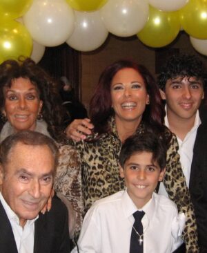 Iliana Calabró Instagram - A esta familia no le pudo haber tocado mejor PAPÁ . Gracias por tanto AM❤️R . Siempre acompañándonos y para siempre alegrando nuestros 💖
