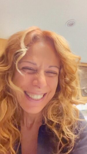 Iliana Calabró Instagram - Cuando te cortan la inspiración …🤣😂wook de carne y vegetales