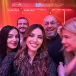 Iliana Papageorgiou Instagram – What a lovely night 🧜🏼‍♀️

Story line.. Τα βραβεία MF Beauty Stars @madamefigarogr , @genevievevv και @souzana την ώρα που δίνουν βραβεία, σέλφι όταν βγήκε ο Σάκης, Ο ΣΑΚΗΣ, η @kal_petra όταν είδε τον Σάκη, ο συνοδός μου και το λουκ!!! 

In @mrselfportrait @freeshop.gr @chrysanthithomatos9 
Glam @yannissiskos