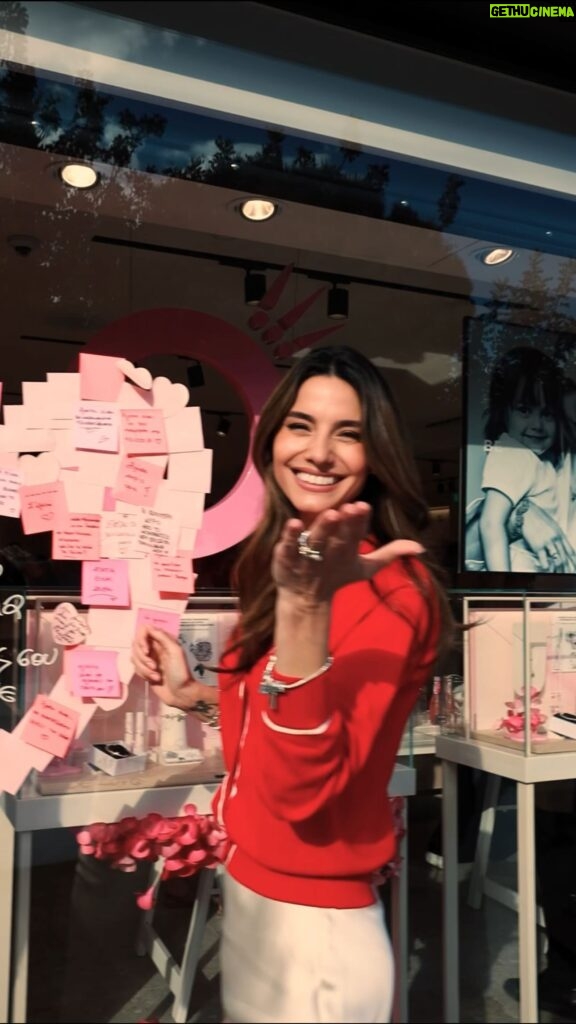 Iliana Papageorgiou Instagram - Saturday afternoon at Pandora new store, with lots of love messages, new jewelry and engraved charms 🩷⭐️🛍️ @theofficialpandora #BeLove #MomentsWithPandora #adv