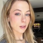 Iliza Shlesinger Instagram - Just a really really good picture. 💄 @andremakeup 💇‍♀️ @castillo_13