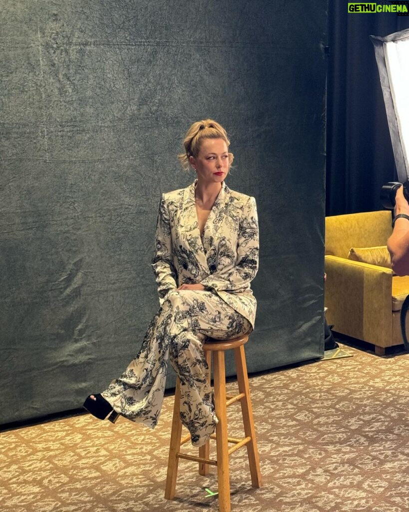 Iliza Shlesinger Instagram - I had so much fun moderating the FYC Emmys panel for stand up specials for @amazonmgmstudios with Tig Notaro, @jennyslate @jimgaffigan . @taraswennen Credits for tonight! ◦ Suit- L’agence @lagencefashion ◦ Bra- Simone Perele @simoneperele_america ◦ Shoes- Giuseppe zanotti @giuseppezanotti ◦ Earrings- Eriness @erinessjewelry ◦ Ring- Eriness @erinessjewelry 💇‍♀️ @castillo_13 💄 @andremakeup