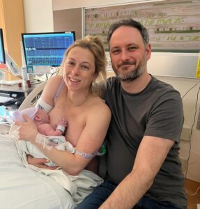 Iliza Shlesinger Instagram - Postpartum done right. I didn’t stop eating from the moment I had him until we left the hospital. ➡️ swipe to the end to see the @haveacornchips I accidentally dropped into his bassinet as I stood over him power eating and staring at my sweet little boy. It got wedged between the plastic and the mattress 🤷‍♀️ Hope he likes salty corn milk! 🧂 🌽 🥛 💦 the @yeti I just realized was there but YETI deserves a shoutout because the good ice they gave me at the hospital stayed AS ICE even after I got home. Best part is I’ve had it for years and it doesn’t give me lead poisoning. Bring it to your next delivery!