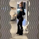 Iliza Shlesinger Instagram - 5 week of this shape left!