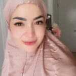 Imel Putri Cahyati Instagram – Teruntuk kamu yg bikin rindu,
aku doakan lebaran ga lewat rumah kamu. 
Biar kamu kerumah aku 🤭🤏🏻