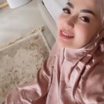 Imel Putri Cahyati Instagram – Teruntuk kamu yg bikin rindu,
aku doakan lebaran ga lewat rumah kamu. 
Biar kamu kerumah aku 🤭🤏🏻